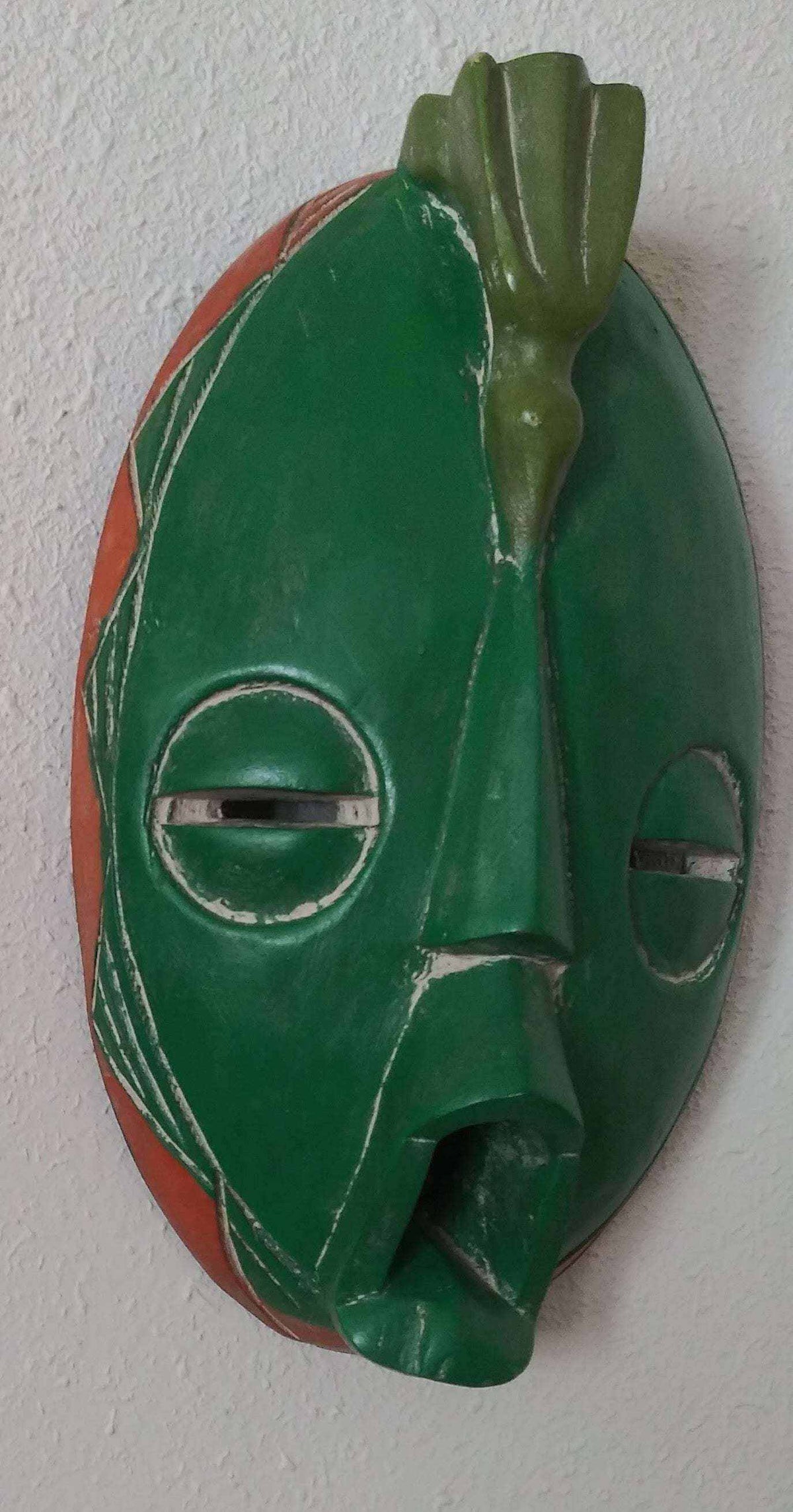 Handcrafted Round Lovers Mask with tribal patterns, symbolizing unity, love, and cultural heritage.